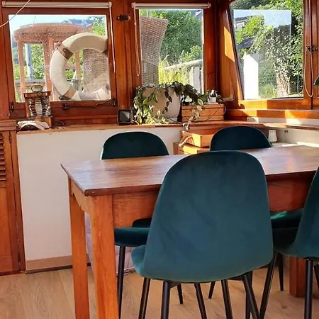 Πλωτό κατάλυμα Peniche Sir Lancelot Thuin