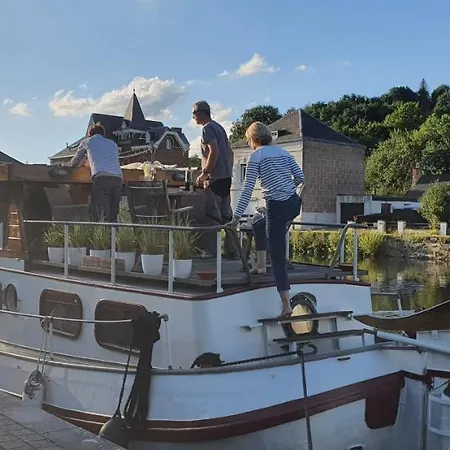 Peniche Sir Lancelot Botel Thuin