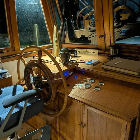 Botel Peniche Sir Lancelot Thuin