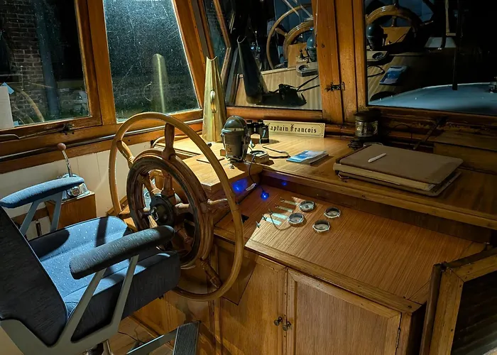 Botel Peniche Sir Lancelot Thuin