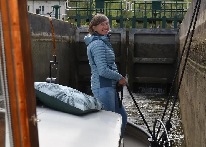 Úszó hotel Peniche Sir Lancelot Thuin